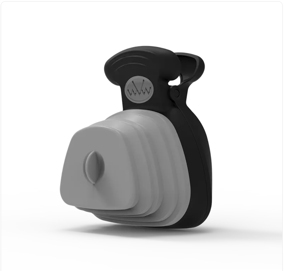 Clip-On Poop Scooper – Foldable, Pocket-Sized, Bag Dispenser Included 🐾🧹