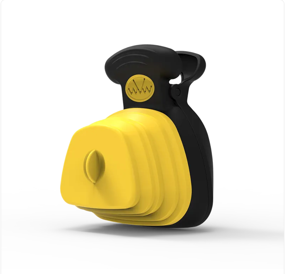 Clip-On Poop Scooper – Foldable, Pocket-Sized, Bag Dispenser Included 🐾🧹