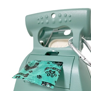 Clip-On Poop Scooper – Foldable, Pocket-Sized, Bag Dispenser Included 🐾🧹